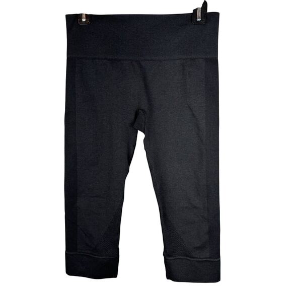 Lululemon Seamlessly Street Crop Size 8 Legging Pant 17" Black Compression - Picture 1 of 4